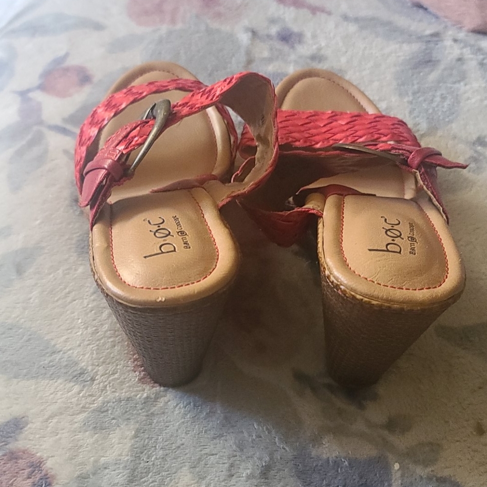 Red Platforms - Picture 4 of 5